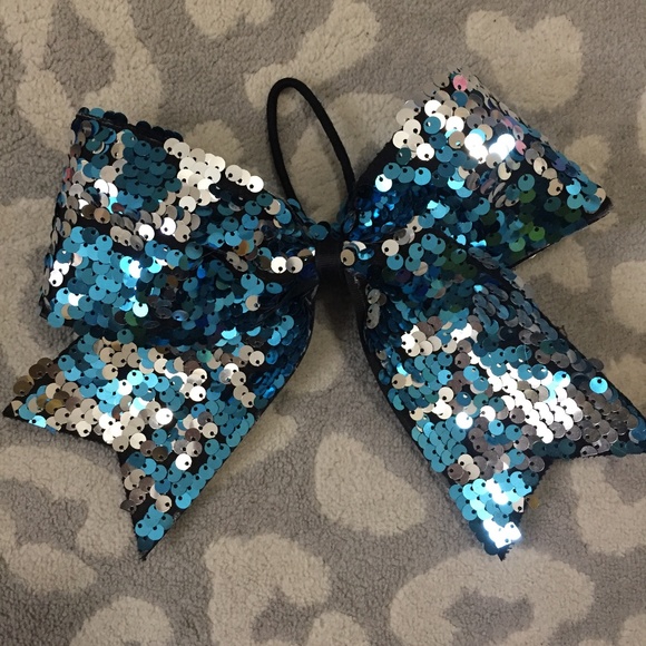 Color change sequin cheer bow - Picture 1 of 4
